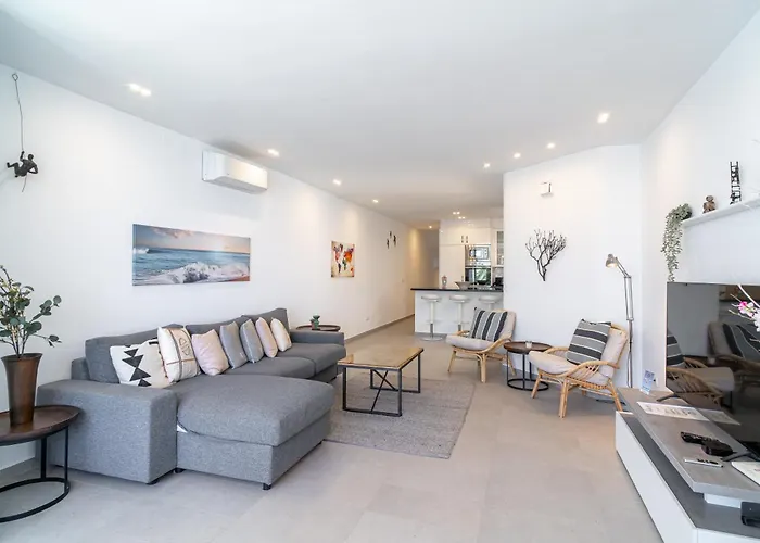 Tuhillo E1 Seaview Casasol דירה נרחה