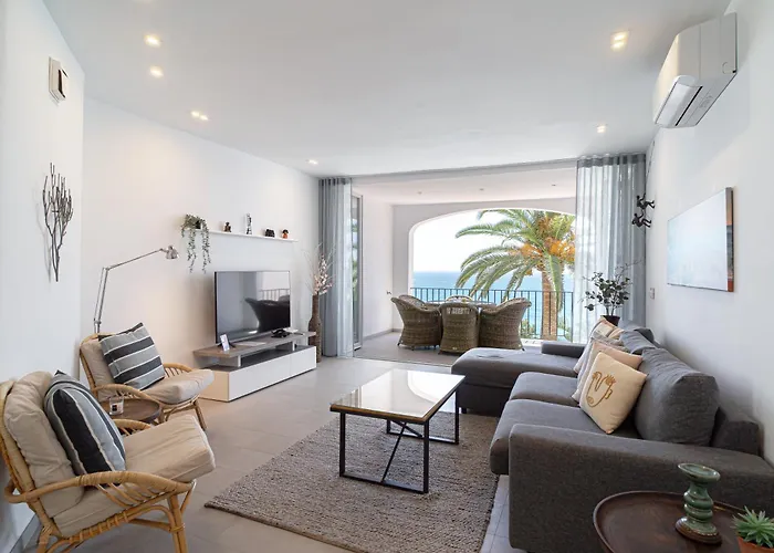 Tuhillo E1 Seaview Casasol アパート *